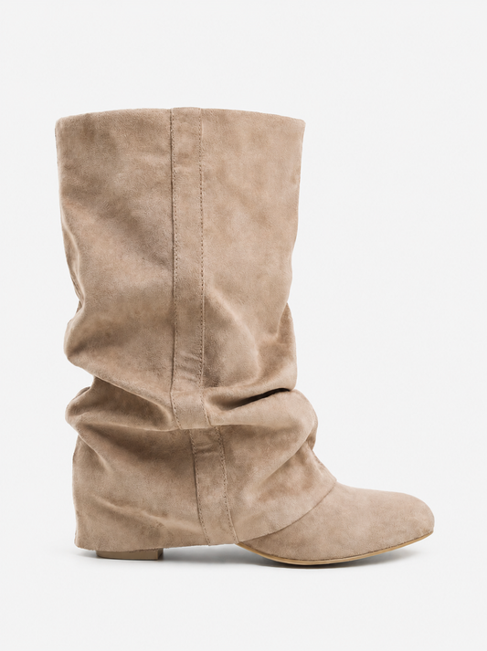 Stivali Emilia Slouchy in Camoscio – Beige